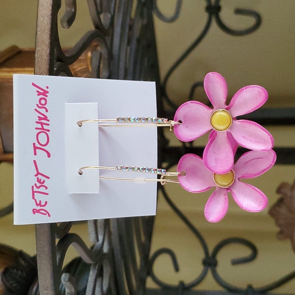 Betsey Johnson pink flower drop earrings